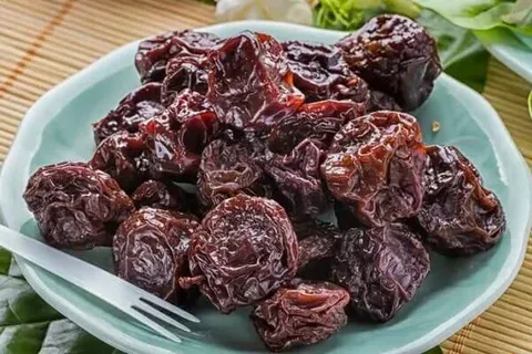 آلو بخارا سیاه | قیمت مناسب خرید عالی